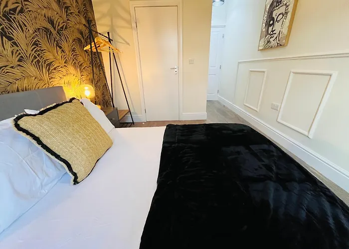 Stylish 5br 5ba In Salford Street Parking * Manchester