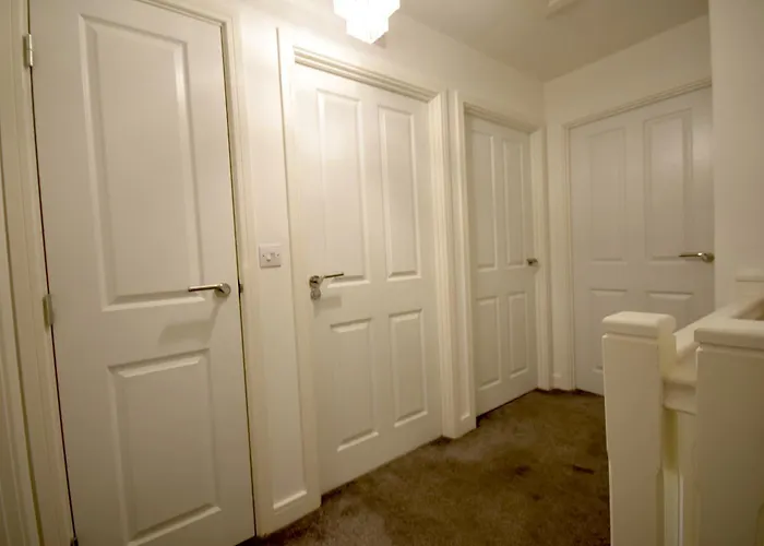 Holiday home Modern 3br With Garden And Parking Mcr *