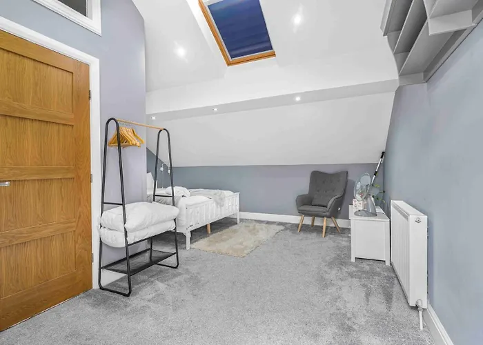 Guestready - Charming Retreat In Trafford Guest house 4*