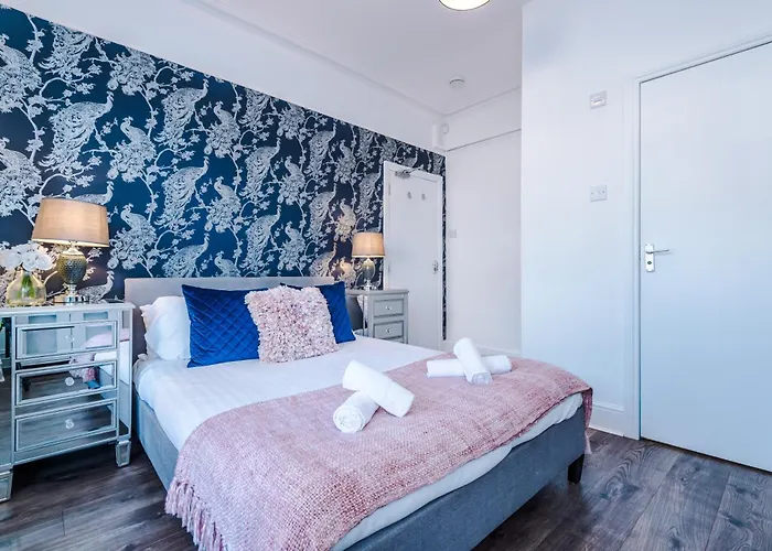 Spacious 4br With 3 Baths, *