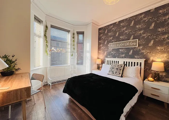 Stylish 5br 5ba In Salford Street Parking * Manchester