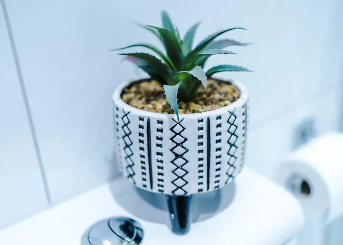 Stunning 5bed 3bath House, Parking,