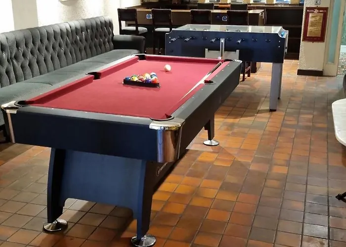 Beautiful 'mayfield' With Private Pool! 맨체스터