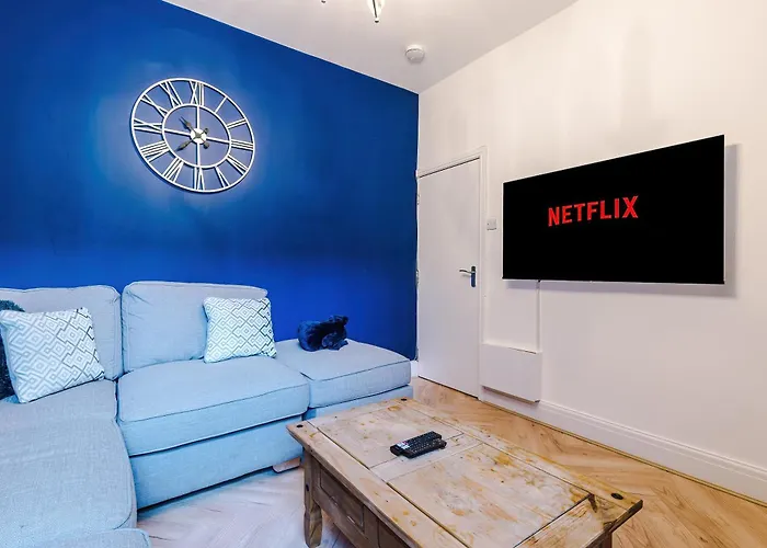 Stunning 5bed 3bath House, Parking, Ferienhaus Manchester