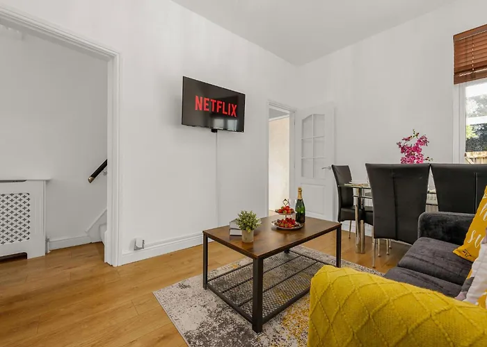 Bright And Cosy 3-bedroom Near - Free Parking - Sleeps 6 맨체스터