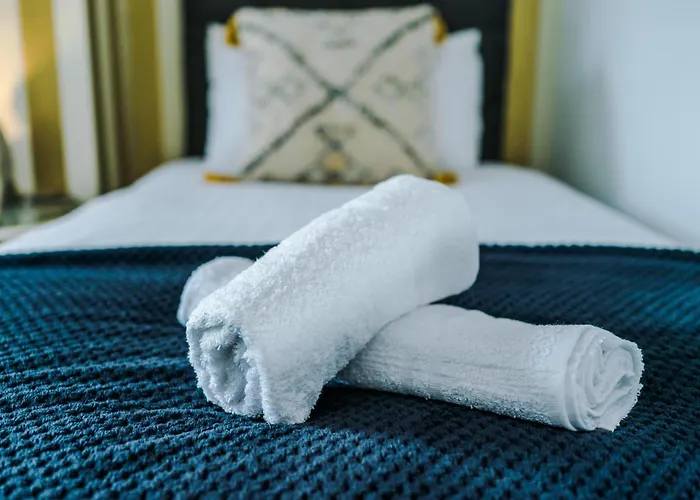 펜션 Spacious 4br With 3 Baths, 맨체스터