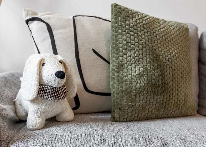 Cosy Stylish 5-bed 3-bath, With Free Wi-fi, Garden And Parking بيت للعطل مانشستر