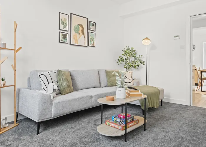 Cosy Stylish 5-bed 3-bath, With Free Wi-fi, Garden And Parking Dom wakacyjny