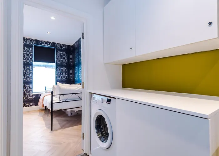 Stunning 5bed 3bath House, Parking, * 맨체스터