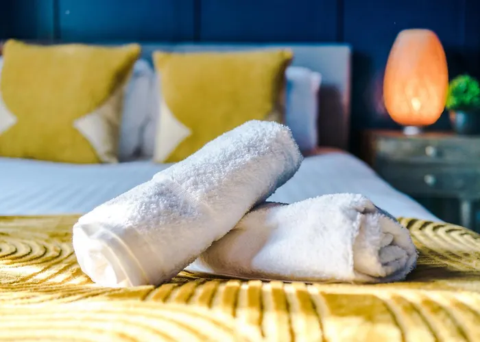 펜션 Spacious 4br With 3 Baths, 맨체스터