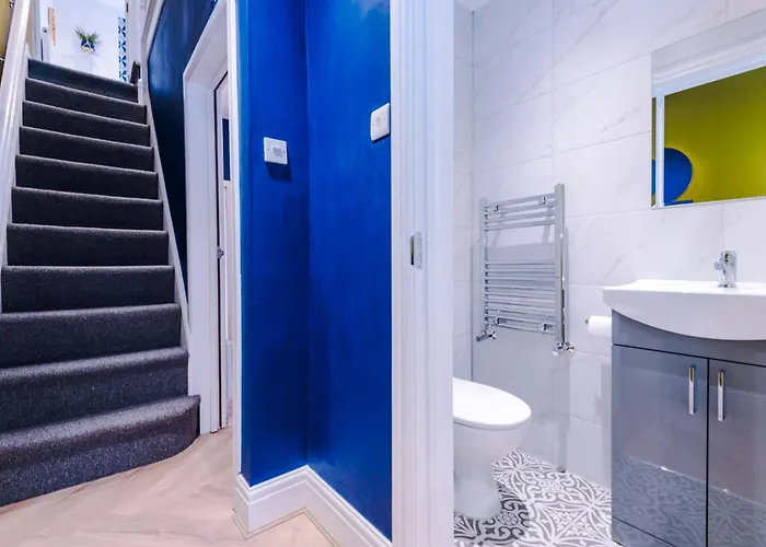 Stunning 5bed 3bath House, Parking, 맨체스터