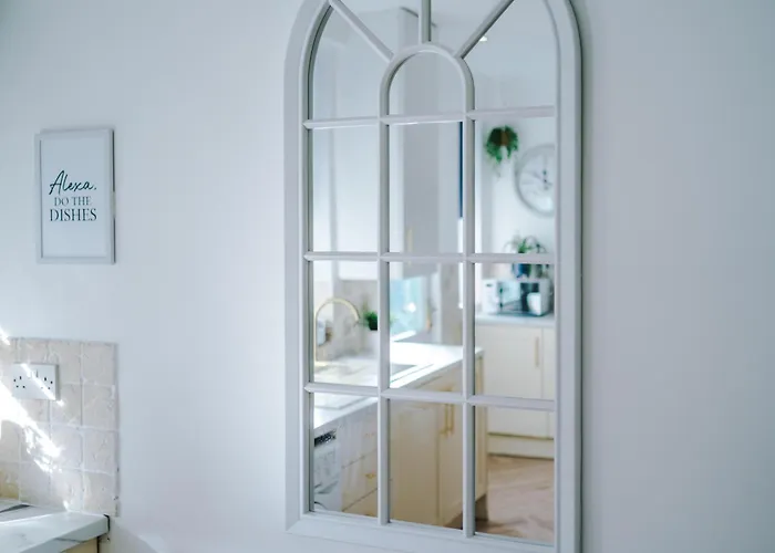 Spacious 4br With 3 Baths, 맨체스터