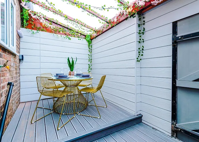 펜션 Stunning 5bed 3bath House, Parking, *