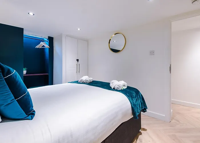 Stunning 5bed 3bath House, Parking, * Manchester