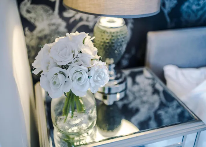 Spacious 4br With 3 Baths, * 맨체스터