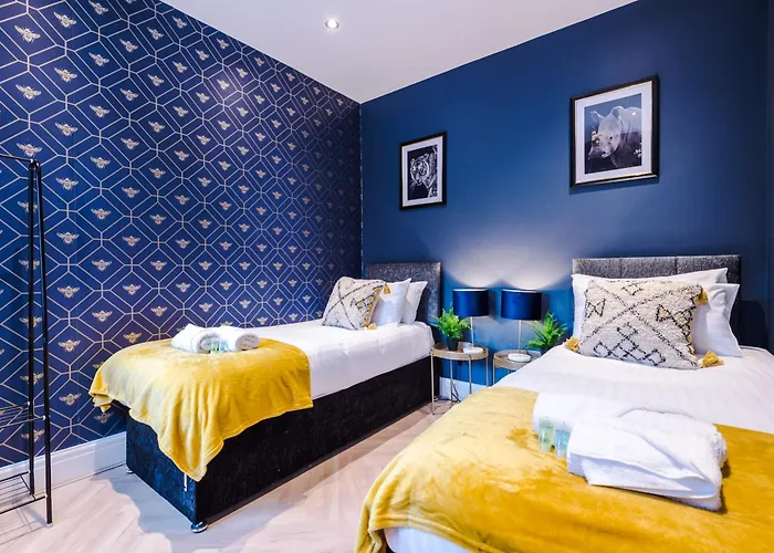 Stunning 5bed 3bath House, Parking, * 맨체스터