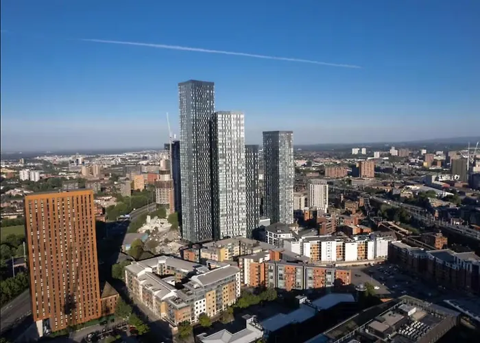 Modern 2 Bed House Close To Manchester