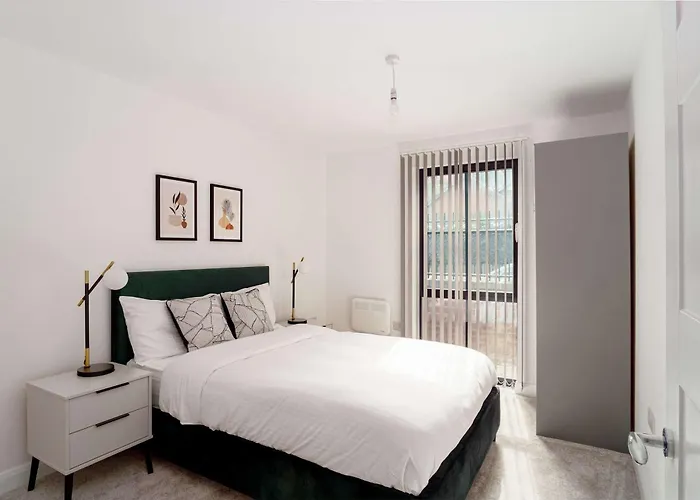 Contemporary 2bed Near Etihad