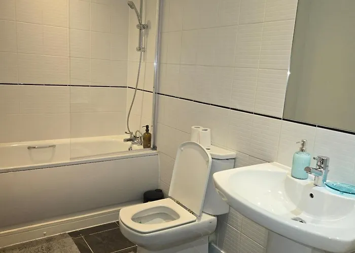 شقة Spacious 2 Bedroom Centre