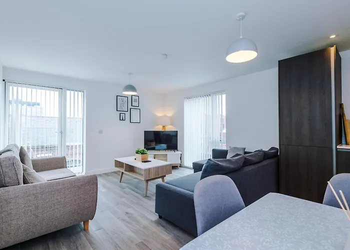 Stylish Two Bedroom With Balcony Daire
