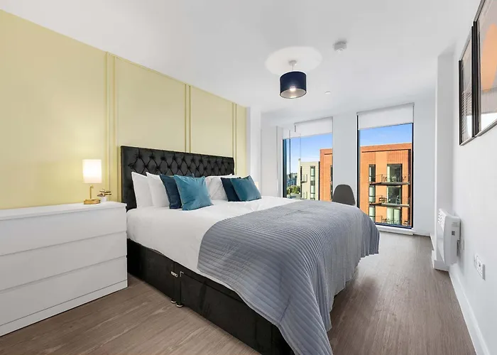 2 Bed Flat With Stunning Views By Superhost Mánchester