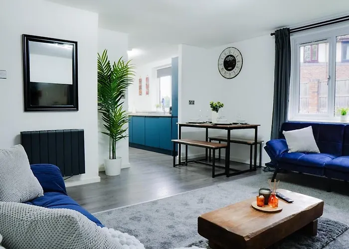 Modern 2br Flat - Parking - Sleeps 6 * Manchester