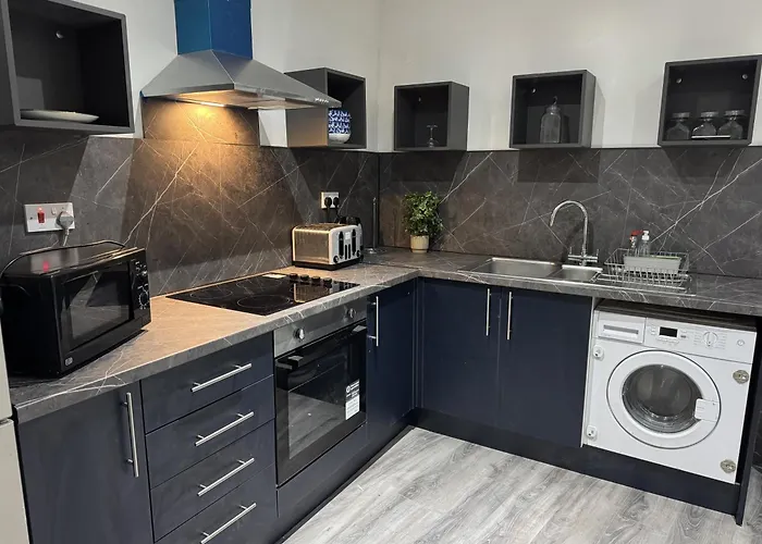 3, Centrally Located Near Northern Quarter