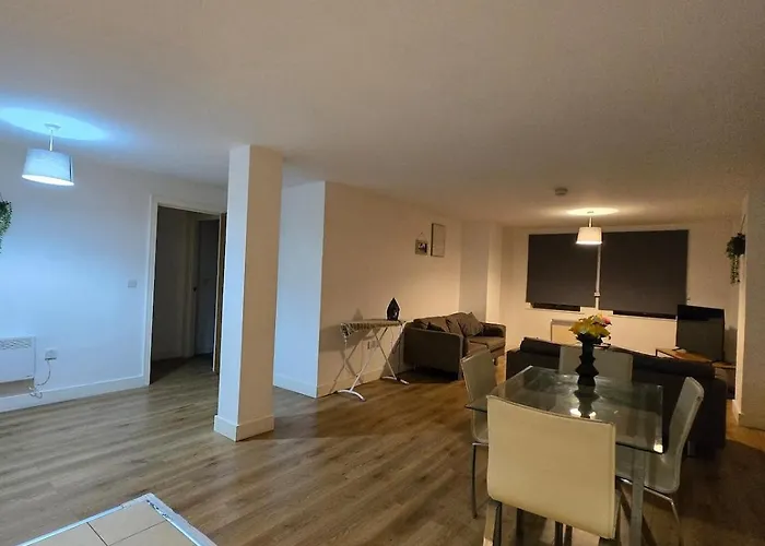 Spacious 2 Bedroom Centre * 맨체스터