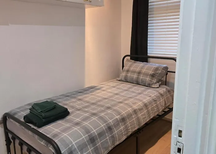 Apartament Stylish To Rent 100m From The Etihad And Coop Live *