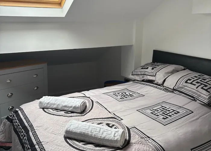 The Meadows - Flat 2 *