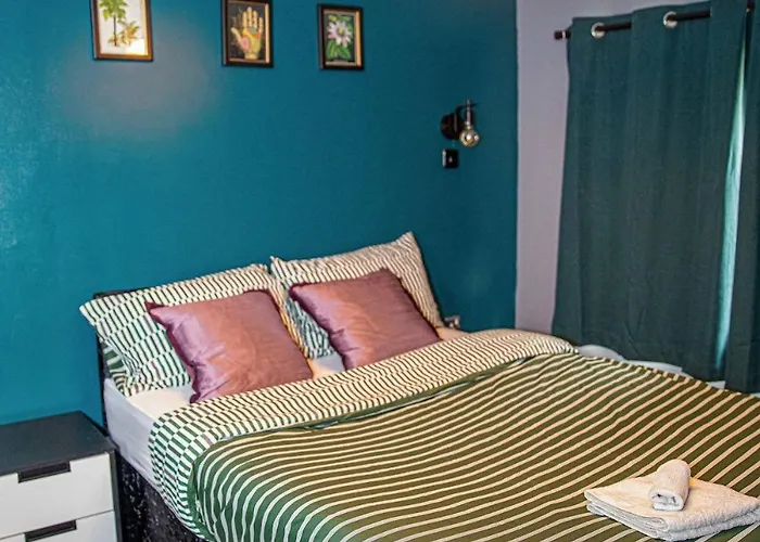 2br In Near Etihad Stadium With Parking Manchester