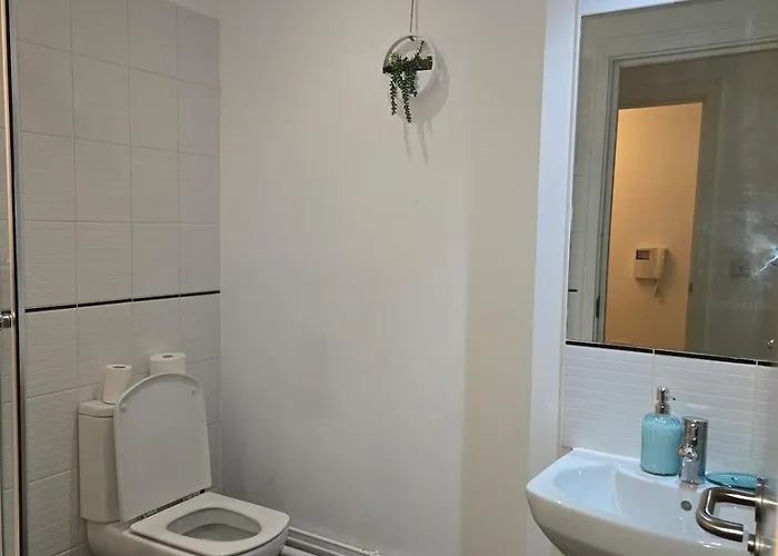 شقة Spacious 2 Bedroom Centre *