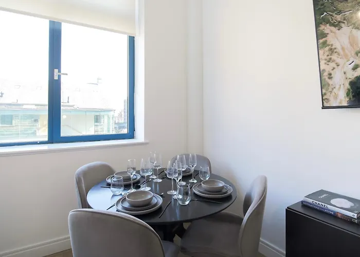 Daire Large Centre Stylish And Spacious *