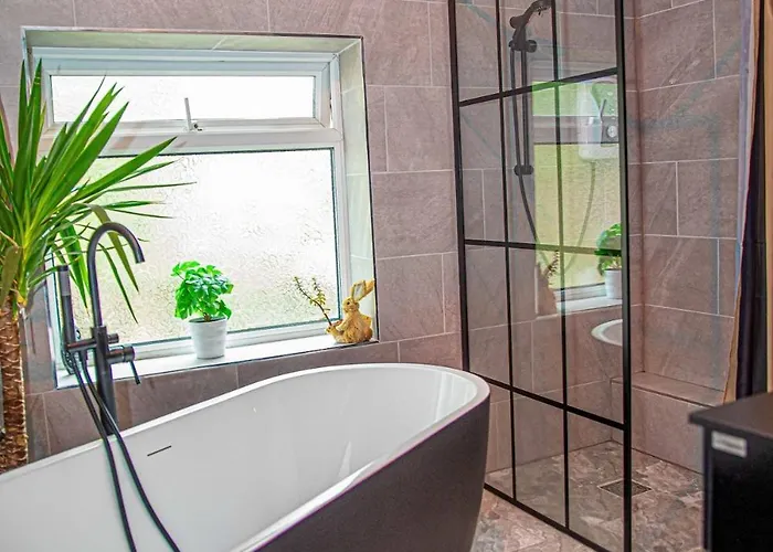 2br In Near Etihad Stadium With Parking * מנצ'סטר