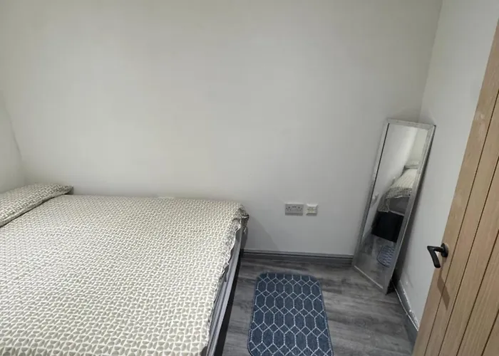 3, Centrally Located Near Northern Quarter *