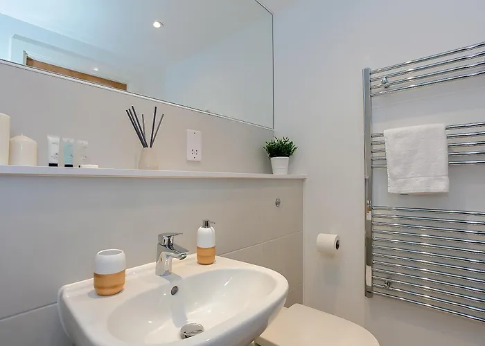 아파트 Stylish Two Bedroom With Balcony 맨체스터