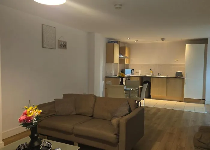 Spacious 2 Bedroom Centre Appartamento *