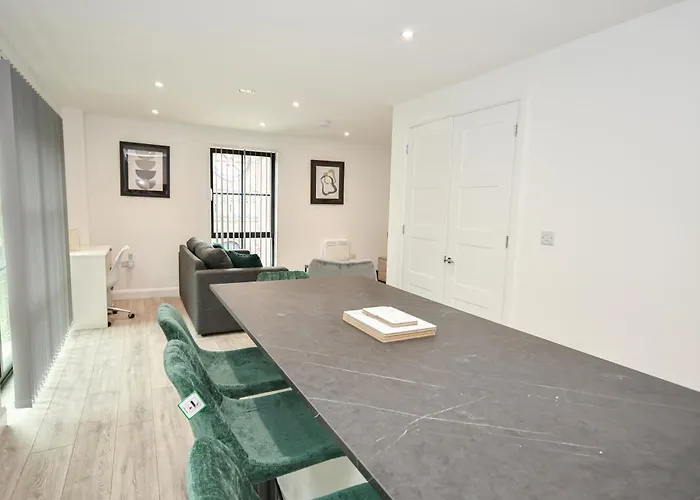 Modern 3br & 2ba With Free Parking, M4 Appartamento Manchester