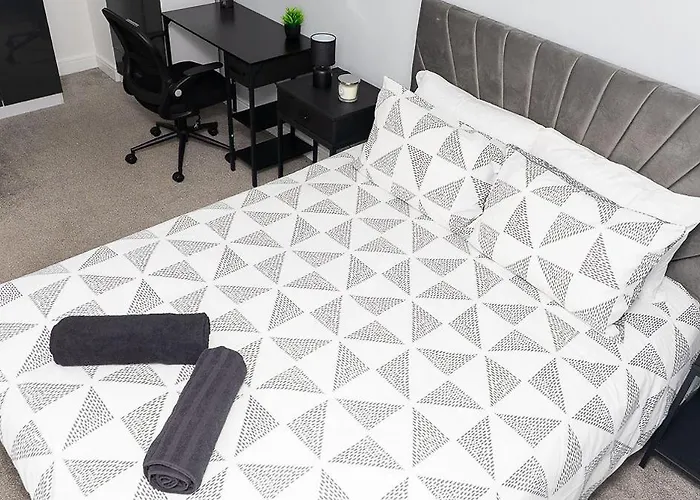 Stunning 2-bed Retreat - Ao Arena & Victoria Stn 公寓 *