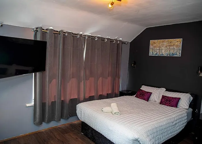 2br In Near Etihad Stadium With Parking