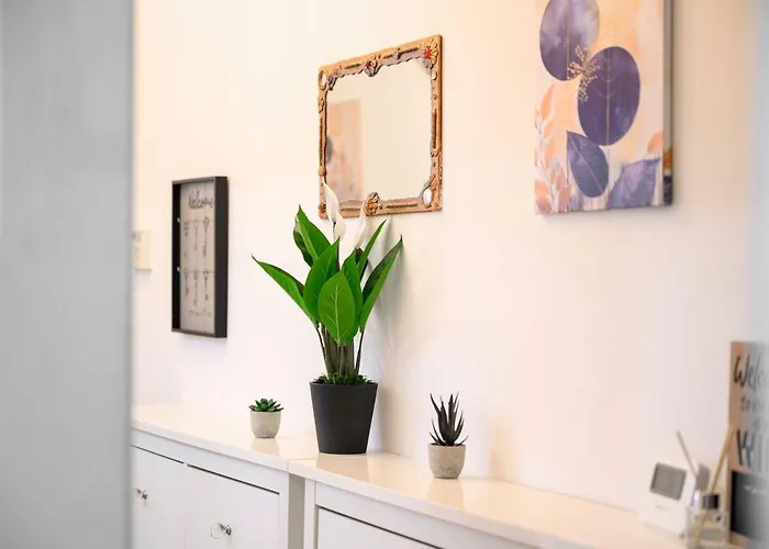 Four Bedroom House By Brookland Serviced Short Lets Salford With Free Wifi *