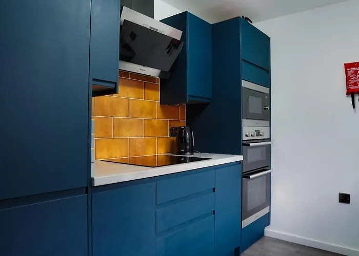 Modern 2Br City Flat Parking Sleeps 6 Apartment Manchester