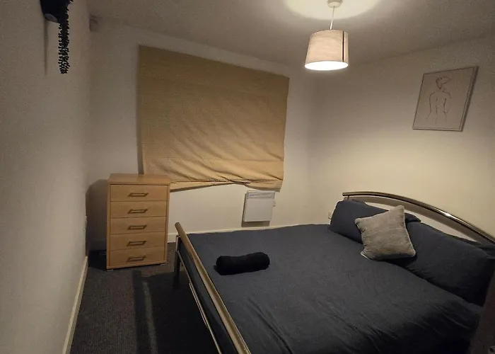 Spacious 2 Bedroom Centre 아파트 *