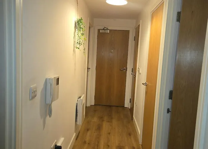 Spacious 2 Bedroom Centre Appartamento *