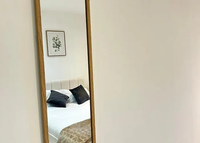 With - Terrace - Gym- Free Parking- Next To Man Stadium & Centre 아파트 맨체스터