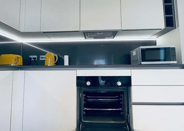 Sky View Centre Luxe - 2 Bedrooms Lejlighed *