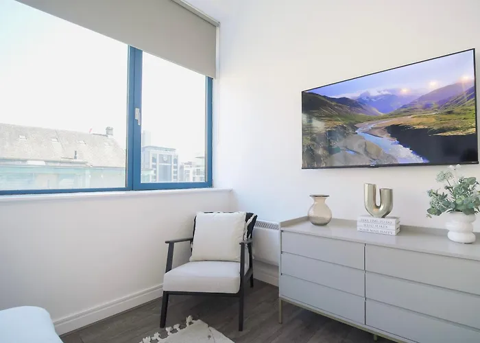 Large Centre Stylish And Spacious Apartmán *