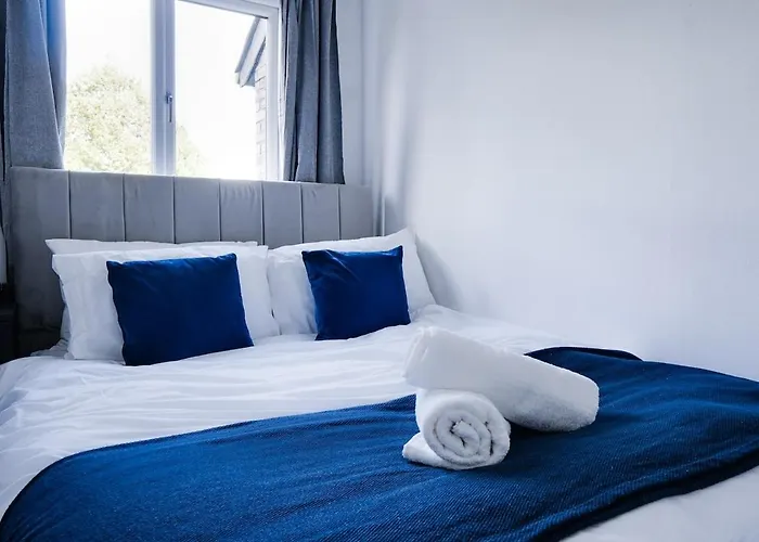 Sleek 2br Near Centre - Sleeps 6 - Parking Manchester