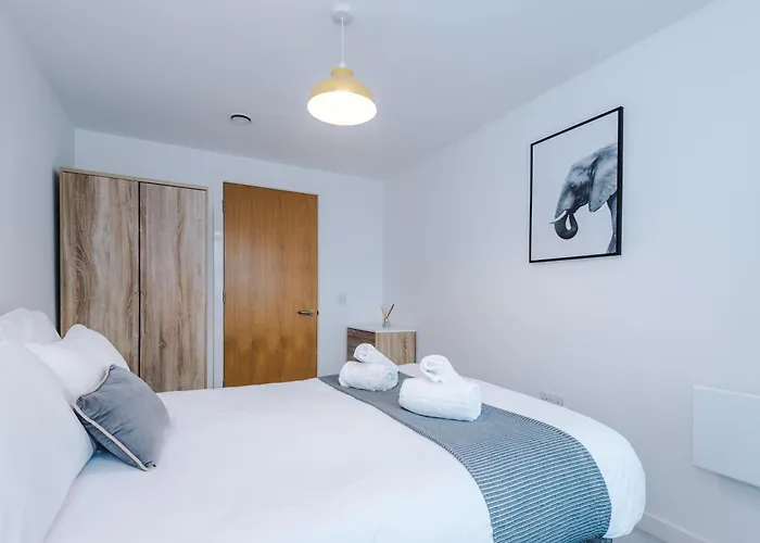 아파트 Stylish Two Bedroom With Balcony 맨체스터