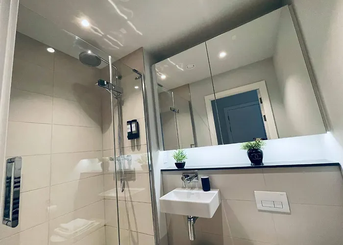 Sky View Centre Luxe - 2 Bedrooms 아파트 맨체스터